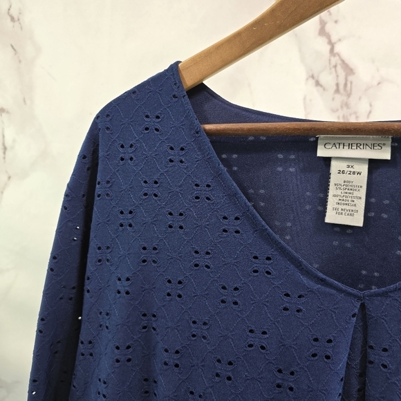 Catherines Shirt Womens 3X 26 28 Navy Blue Blouse Ruched Crochet Eyelet - Picture 2 of 12